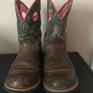 Artist camouflage boots